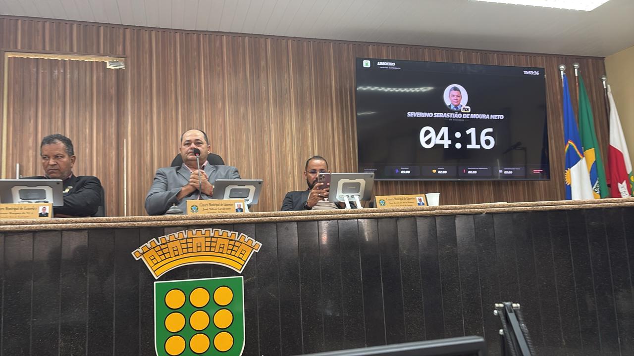 Painel de Discursos do LegislativoX em uso ao vivo na Câmara Municipal